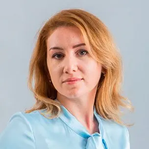 41-летняя Ирина Окладникова рассматривается как кандидат на пост руководителя аппарата правительства России; кандидатуру направил премьер-министр Михаил Мишустин в Госдуму на утверждение.