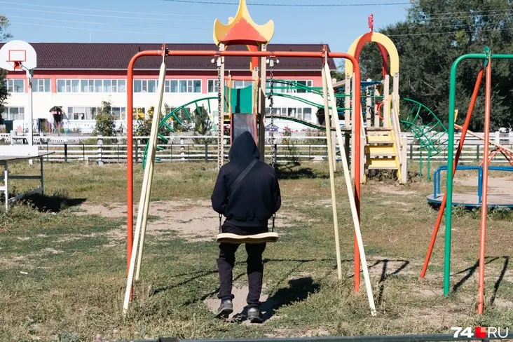 Полиция сообщает, что мальчик ушёл из дома и может находиться в любом городе; информация о пропавшем опубликована на сайте и направлена на помощь в поиске.