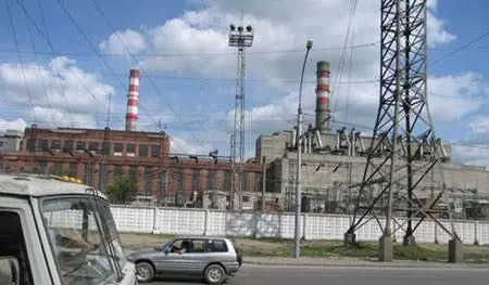 Жители Новосибирска жаловались на загрязнение воздуха, но анализы не подтвердили превышение нормативов. Компания обязана соблюдать экологические требования, штрафы пока не применялись.