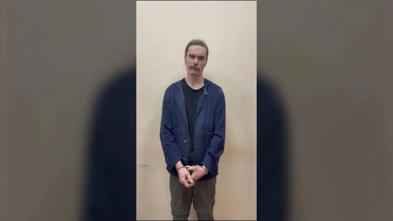 Омский житель осужден на 17 лет колонии строгого режима по делу о госизмене и призывах к терроризму в интернете.