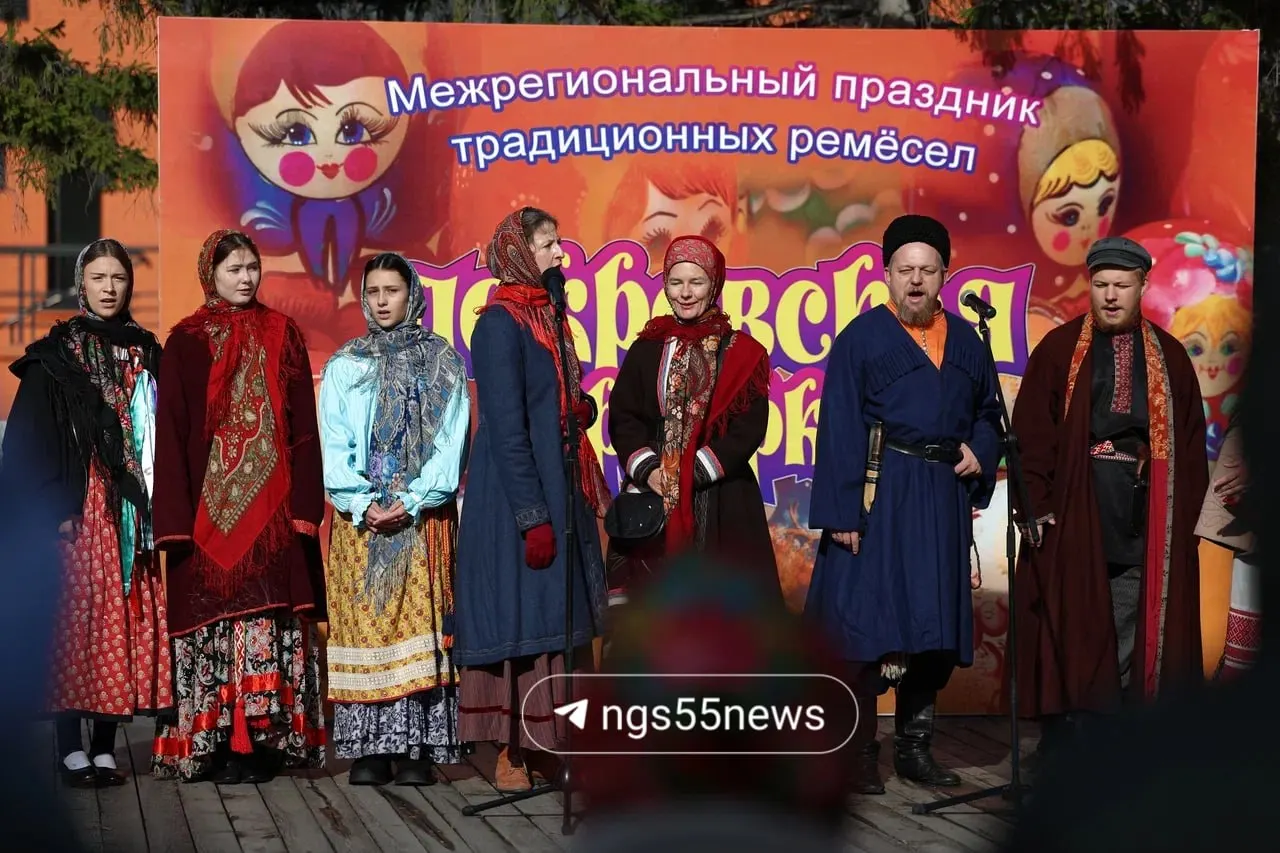 Стартовал праздник традиционных ремесел на бульваре Мартынова; ярмарка собирает мастеров и артистов со всего региона и соседних областей в преддверии праздника Покрова.