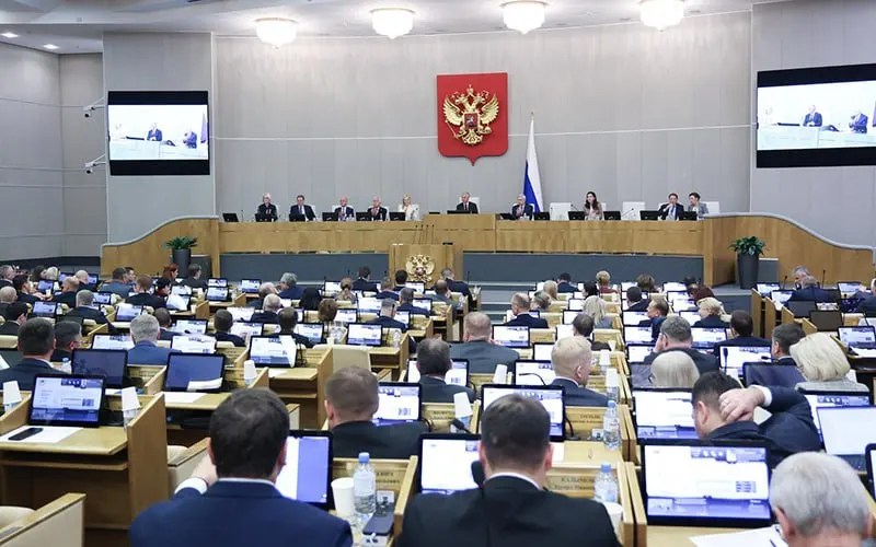 План правительства по снижению доли НДФЛ, остающейся на местном уровне, может уменьшить доходы муниципалитетов и усилить проблемы региональных бюджетов, особенно в Сибирском федеральном округе. Эксперты предупреждают о росте социальной напряжённости.