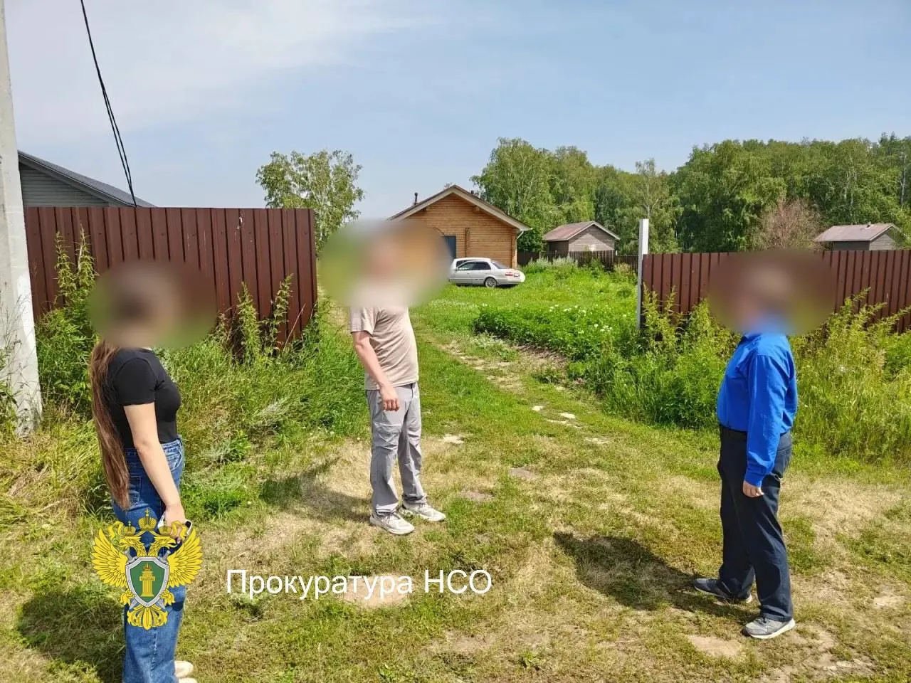 По версии прокуратуры, обвиняемые похитили человека, удерживали его, потребовали и перевели крупную криптовалюту на свои кошельки; дело направлено в суд.