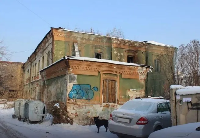 Новым инвестором запланировано восстановление старого кирпичного дома на Свердлова, 19, где ранее находилась подпольная типография. Здание сейчас частично разрушено и лишено коммуникаций; сроки завершения работ — 2030 год.