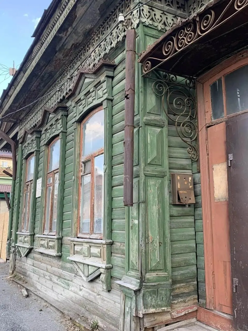 Реконструкция здания на Хохрякова, 24 станет Музеем архитекторов; проектting продолжится под новым разрешением до 2029 года.