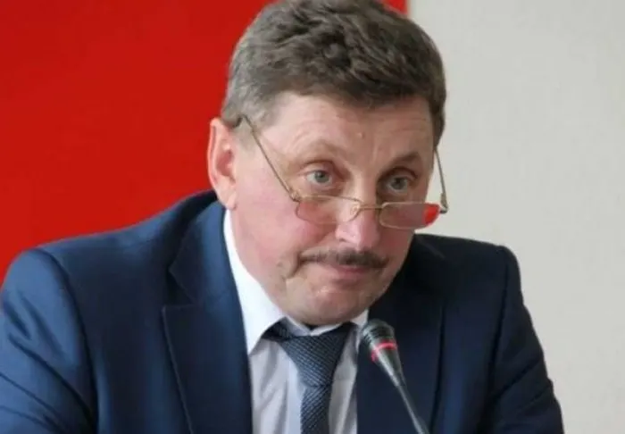 В Новосибирской области возбудили уголовное дело по факту нарушения должностных полномочий, связанного с выплатой премий экс-главе Искитима, включая премии к праздничным датам.
