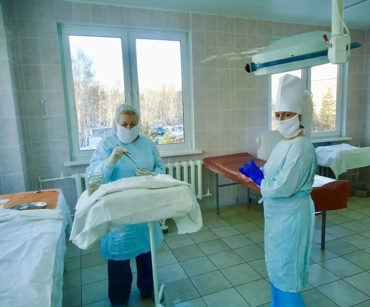26-летняя омичка поступила в реанимацию после безрецептурного приема антибиотиков; врачи восстановили кожу и выписали пациентку домой.