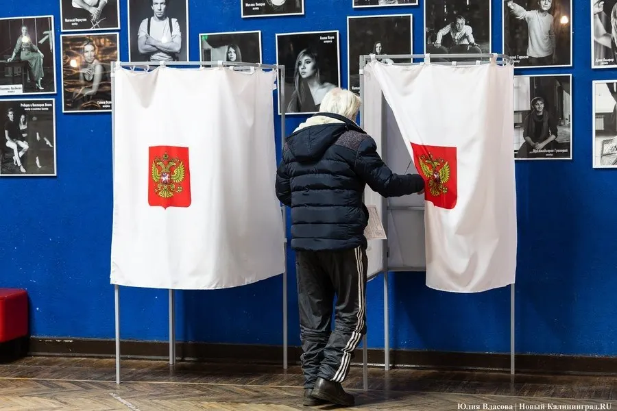 Обсуждается возможность проведения выборов Госдумы отдельно от региональных и муниципальных кампаний с предварительным анализом к 2031 году; текущая практика — единый цикл голосования.